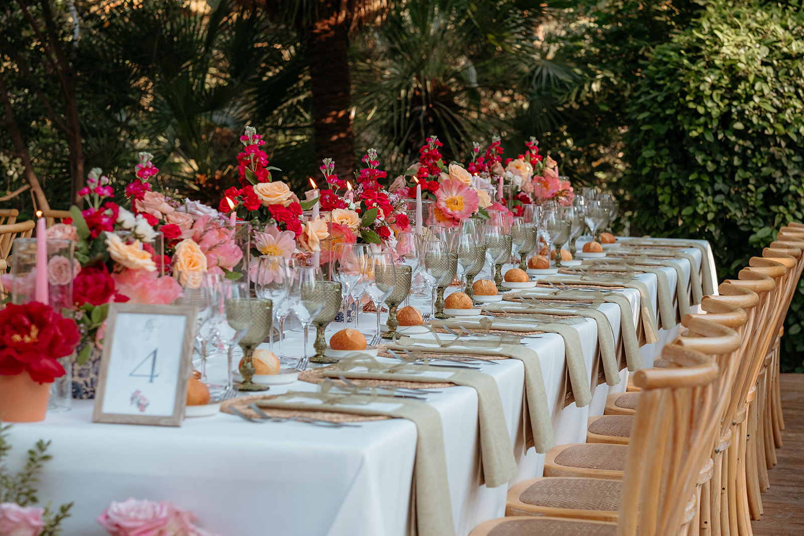 Jardines de Alfabia Wedding Mallorca Violeta Minnick Photography Pink Orange Red Flower Centrepiece Table Place Setting Runner