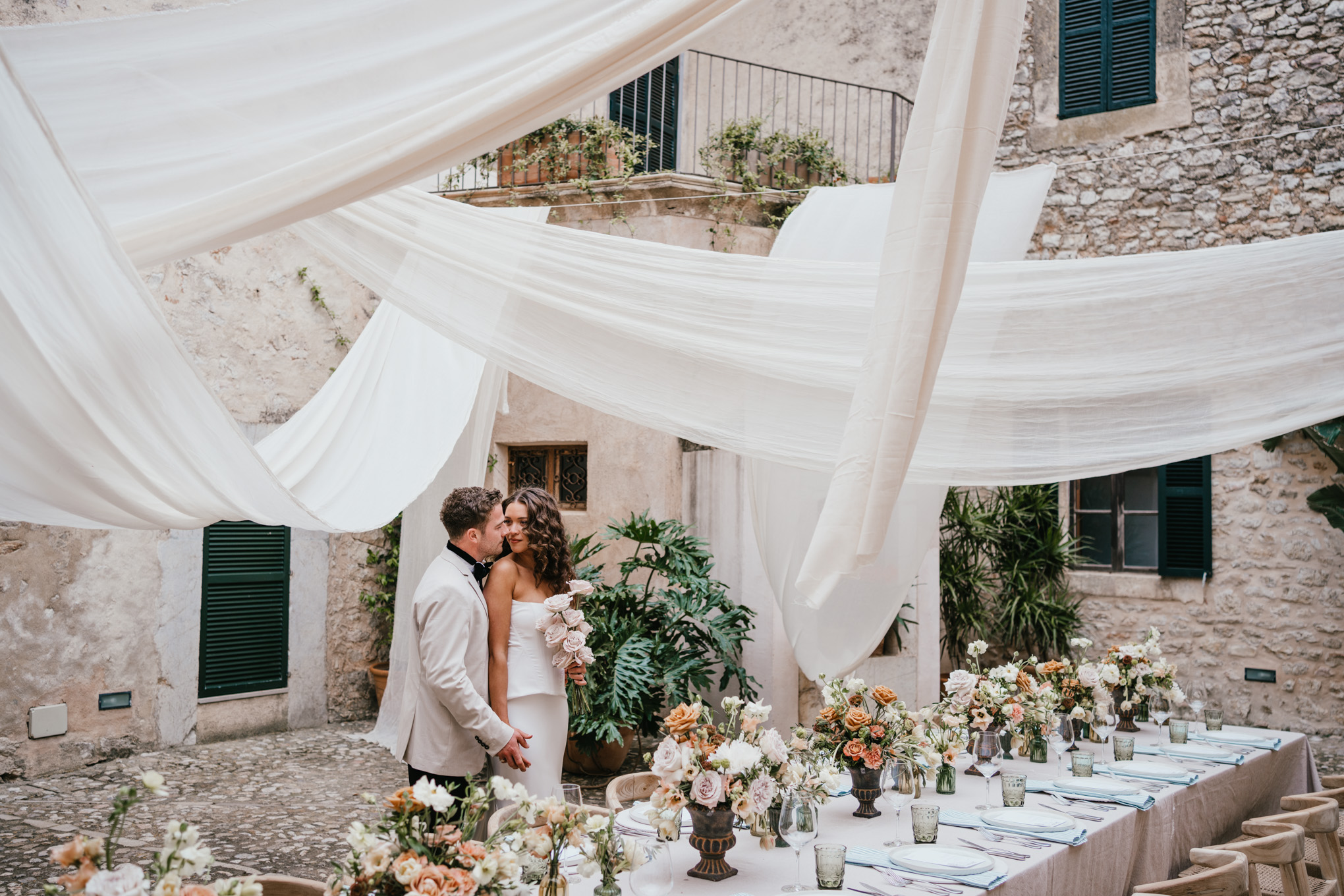 Finca Morneta Wedding Mallorca (c)Liz Greenhalgh Photography Fabric Drapes Long Table Flowers