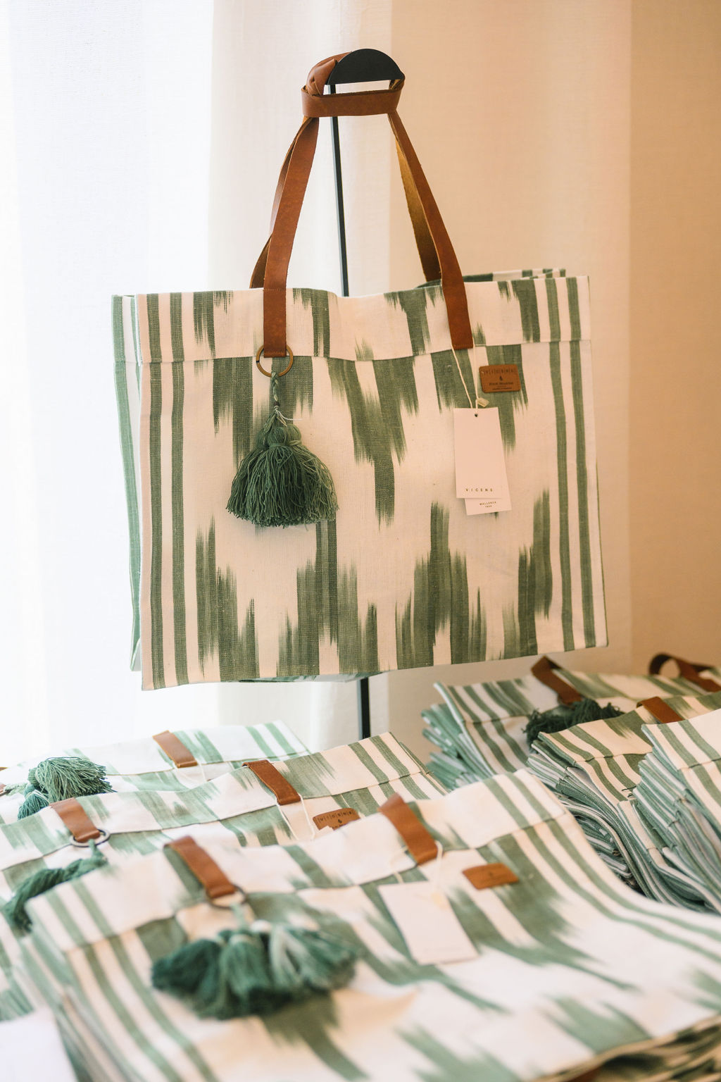 Green Cream Tote Bags Four Seasons Resort-Mallorca Flowers © LILA PHOTO