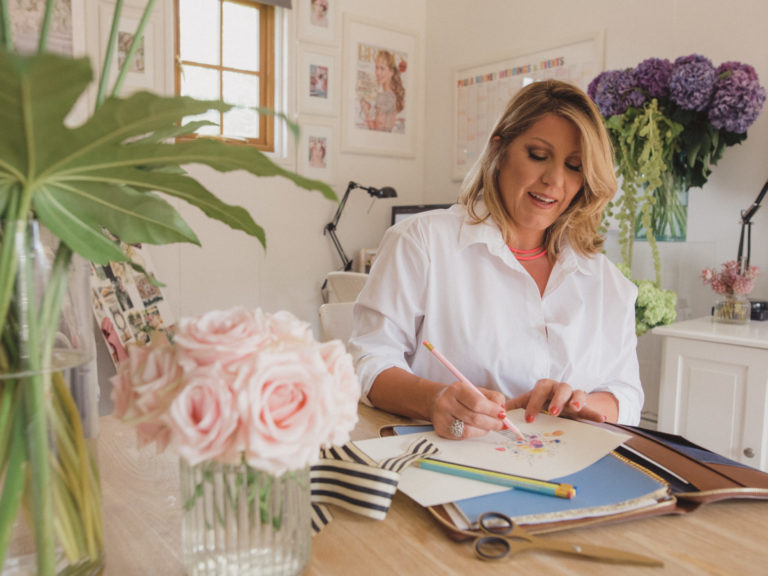 Who to choose as your wedding florist. Advice from Paula Rooney luxury wedding florist. Click to read.