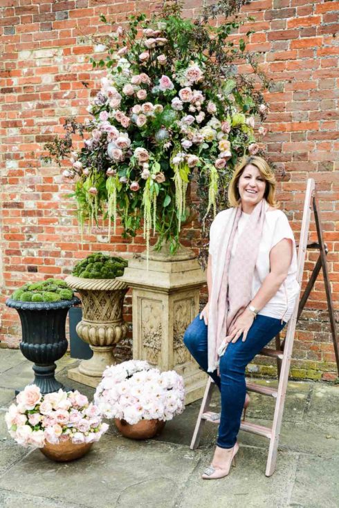 Paula Rooney is a respected businesswoman, artist and an award-winning floral designer for a range of discernible clients around the world. Click to read more about her floral design.