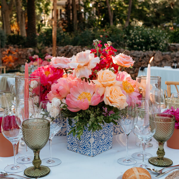 Jardines de Alfabia Wedding Mallorca Violeta Minnick Photography Table Centrepiece Pink Orange Red Flower Centrepiece Tile Box