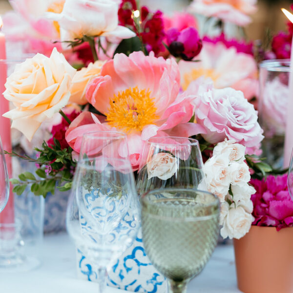 Jardines de Alfabia Wedding Mallorca Violeta Minnick Photography Table Centrepiece Pink Orange Red Flower Centrepiece