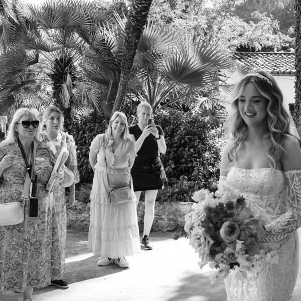 Jardines de Alfabia Wedding Mallorca Violeta Minnick Photography Bride Entrance